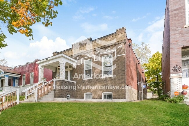 Photo - 3449 Alberta St