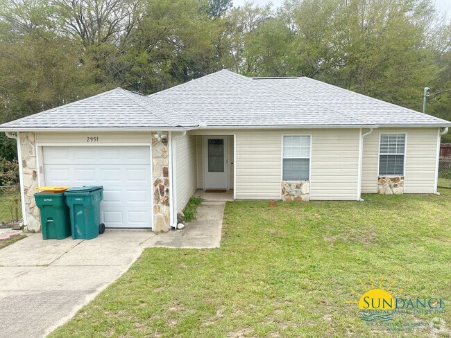 Building Photo - Beautiful 3 Bedroom Home in Crestview!