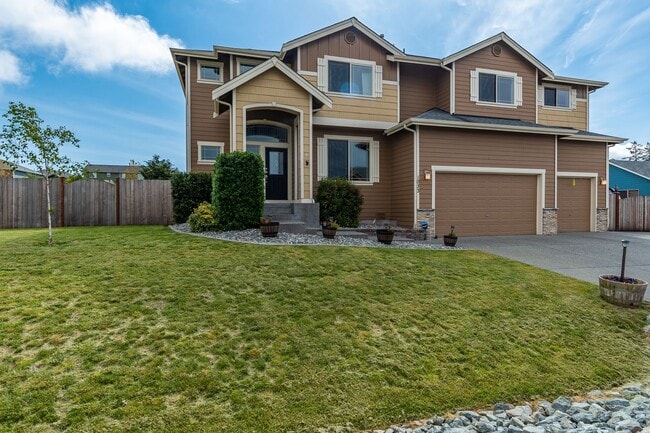 4 Bedroom House in Gated Community - 4 Bedroom House in Gated Community