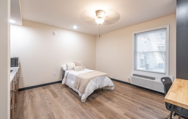 Building Photo - Furnished Studio | Utilities & Wi-Fi Included 1 Bed Studio – All Utilities Included Studio Apartm... Unit 306