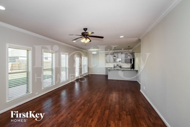 Photo - 609 Waterstone Dr