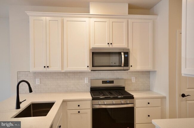 Building Photo - 1305 Parker Blvd Rental