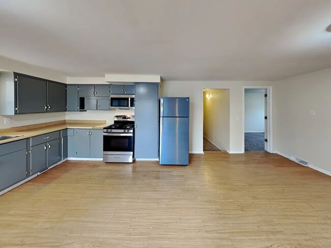 Photo - 333 E Center St