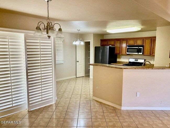 Building Photo - 7334 Prickley Pear Dr