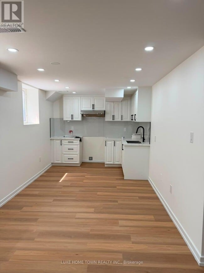 Photo - 18 Golden Springs Dr