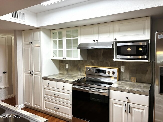 523 E Malibu Dr