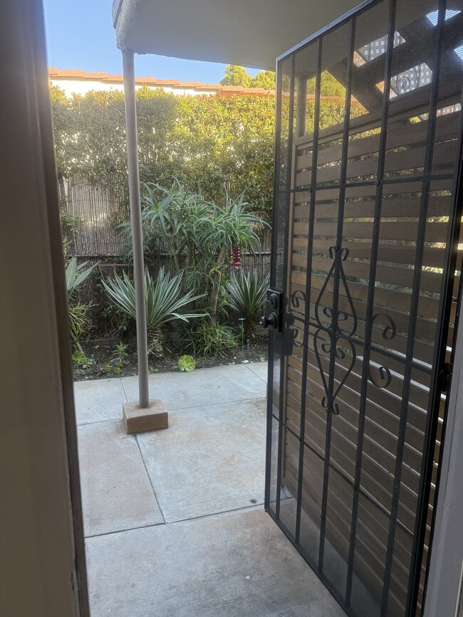 Photo - 1121 University Blvd W