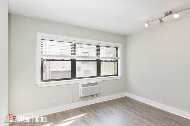 Photo - 1437 N Dearborn St Unit 2J