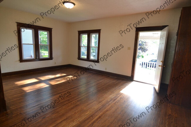 Photo - 609 Ida St