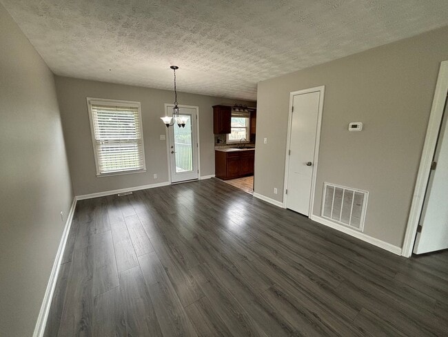 Photo - 1055 Tolliver Way
