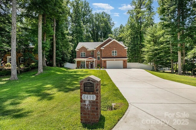 Photo - Room in House on Knollwood Cir