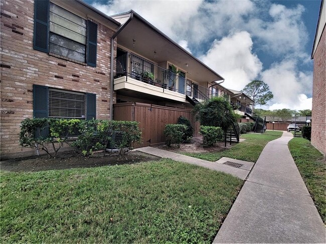 Photo - 8801 Hammerly Blvd Unidad 1207 Rental