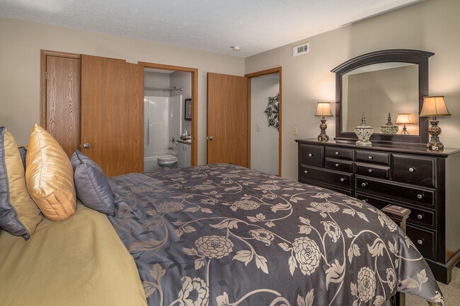 420 Munroe Falls Ave Cuyahoga Falls OH - 260903-1-27 copy