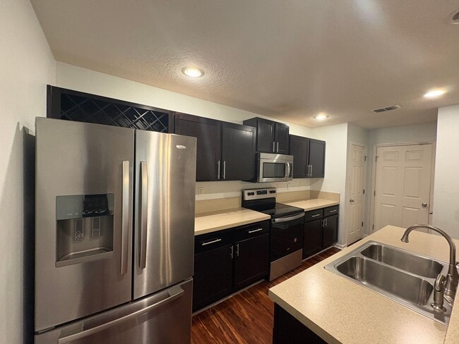 Photo - Great Townhome in Oakleaf with Garage!