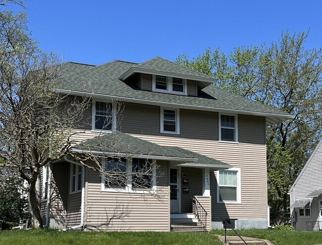 Photo - 2521 Iowa St Unit #4