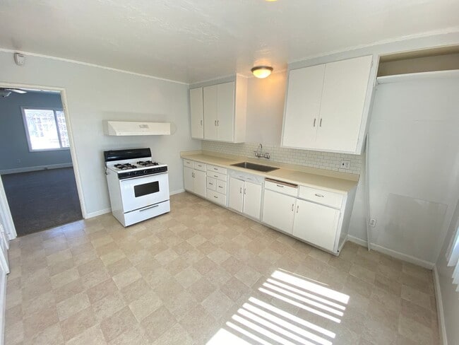 Photo - Strobridge Ave Duplex Unit 1647 Strobridge Ave.