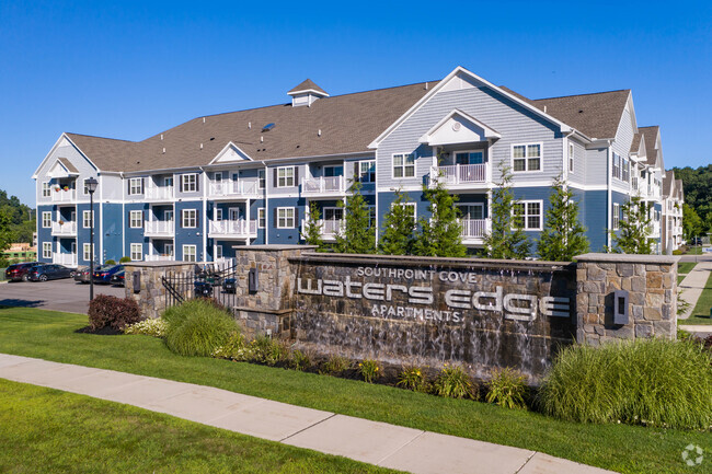 Waters Edge Apartments - Waters Edge I Apartments