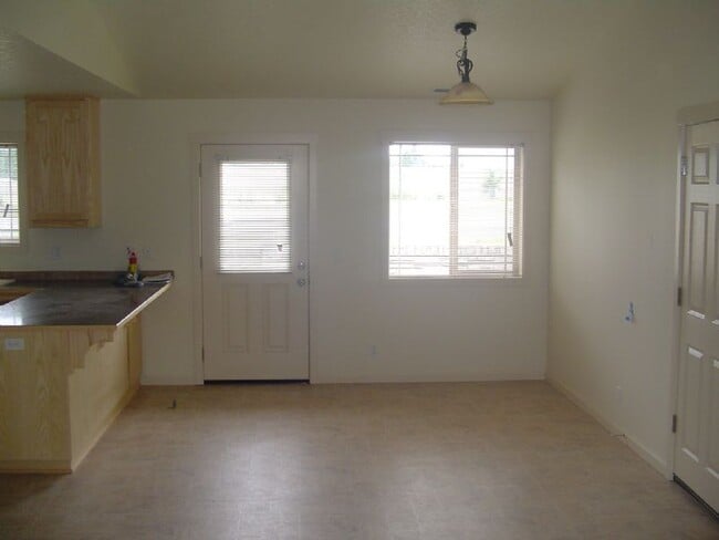 Photo - New 3 bedroom w/garage in East Springfield