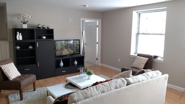 Photo - Birch Place