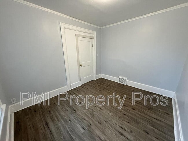 Photo - 2853 N Booth St