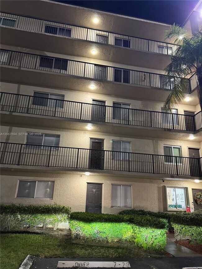 Building Photo - 7840 NW 50th St Unit 209