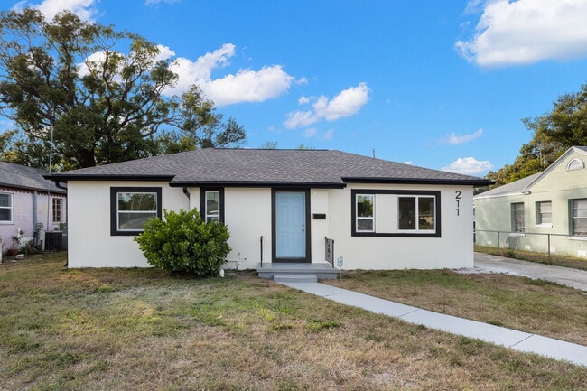 Photo - 211 37th St S