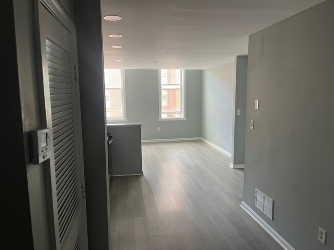 Photo - 1029 W Baltimore St Unidad Apt B