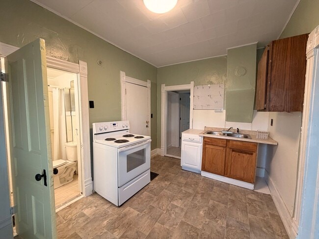 Building Photo - 1802 2nd Ave S Unit = 1802 2nd Ave South