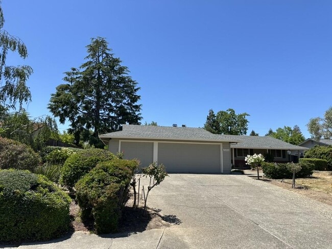 Photo - 12689 Cambridge Dr House