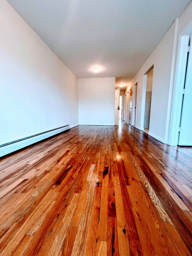 Photo - 71-28 66th St