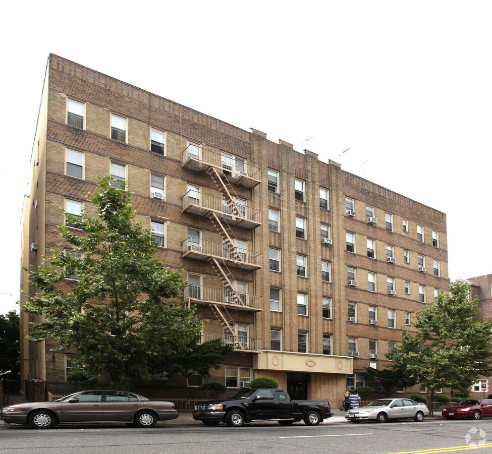 Photo - 106 Avenue P