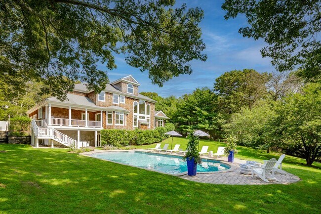 Photo - 360 Canoe Pl Rd