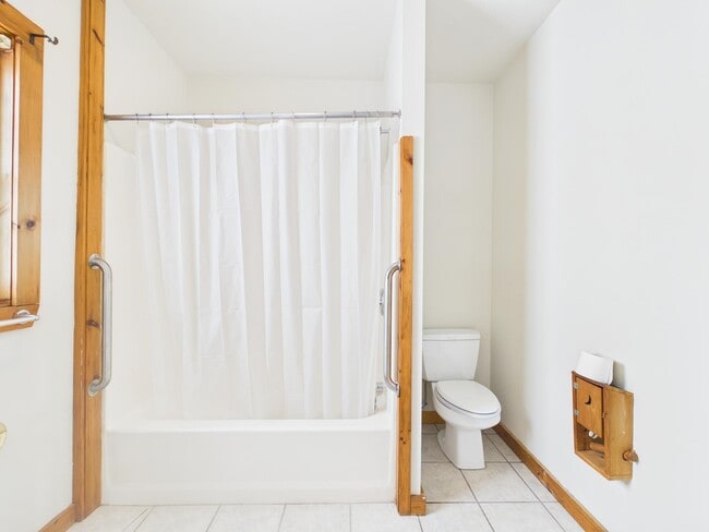 Photo - 1555 Main St Unit 2