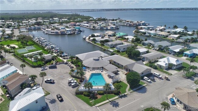 10701 S Ocean Dr