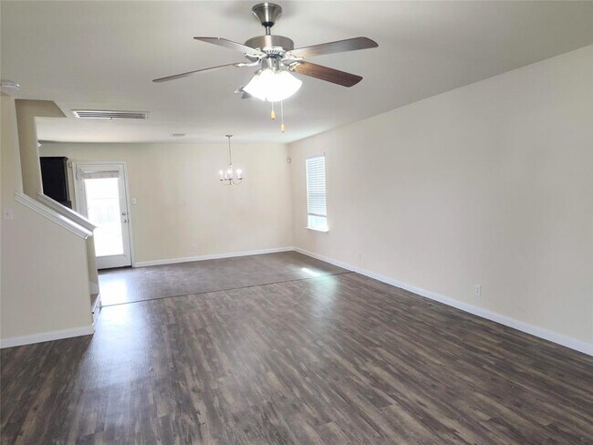 103 Hawkins Ct