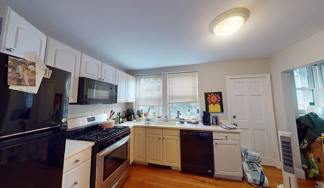 Photo - 56 Kelly Rd Unit 1