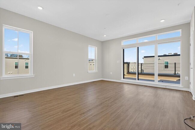 Photo - 22832 Tawny Pne Sq