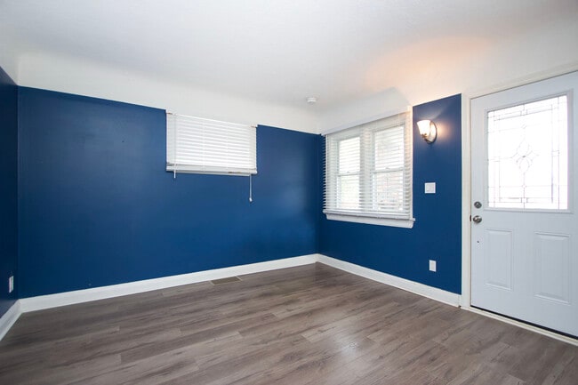 Photo - 307 Vimy Ave