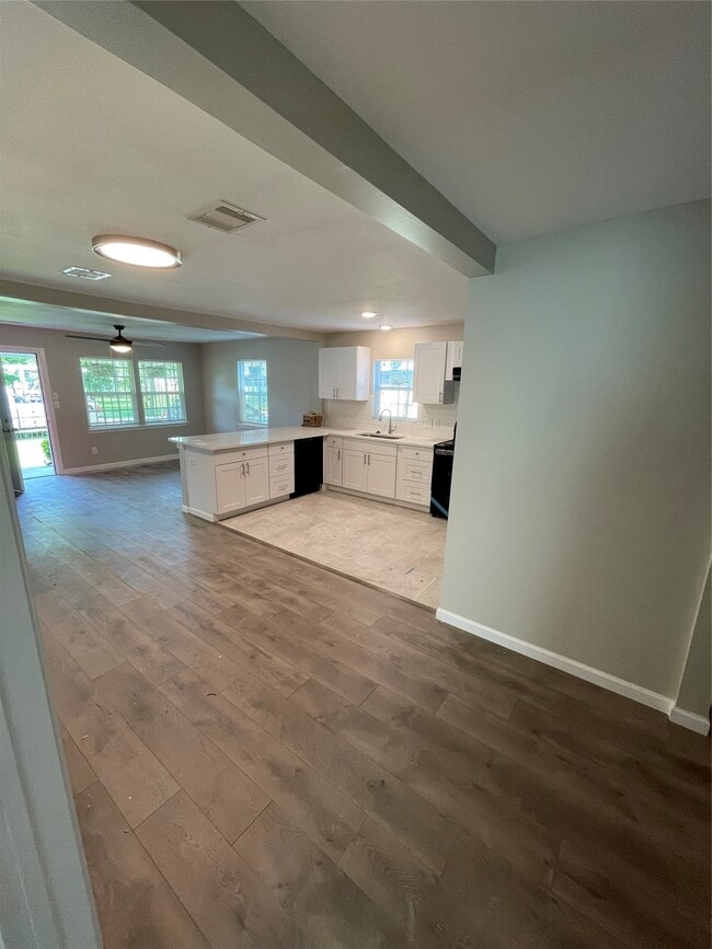 Photo - 3211 Retta St