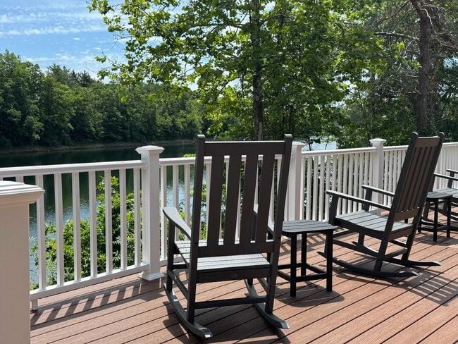 Photo - Lakeview Apartments