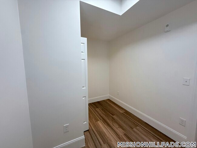 111 Dale St Unit 3