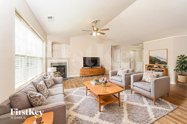 Photo - 3365 Lilliefield Ln