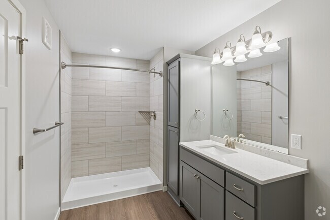 2BR, 1BA - 1,100SF - Bathroom