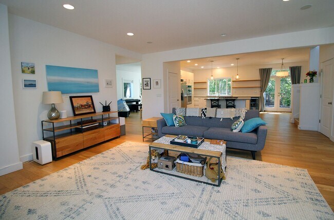 Photo - delfm01 Unit 1