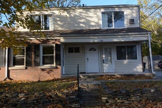 Building Photo - Near The Village Unit 1520-1 Rental