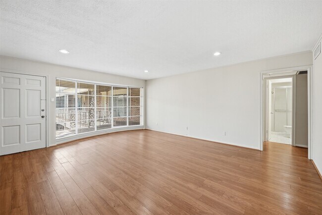 Photo - 2727 Briarhurst Dr Unit 21