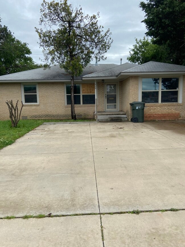 Photo - 428 W Johnson St