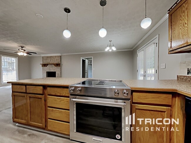 Photo - 9159 Tara Dr SW