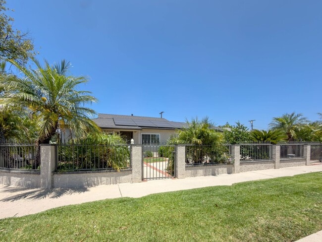 Photo - Resort Style 3Bed/3Bath in Northridge!