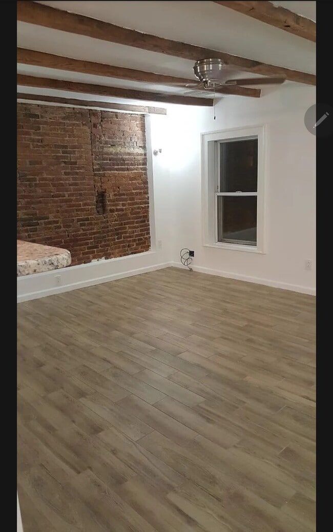 Building Photo - 1217 N 2nd St Unit 3rd floor